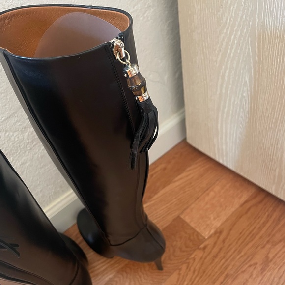 Perfect condition! Never worn and still in the original box - Picture 5 of 12